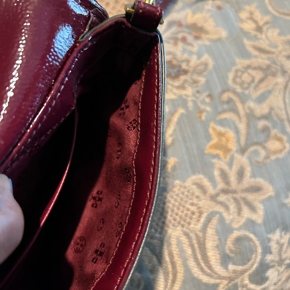 Tory Burch Landon Purse with Magnetic Closure - Picture 6 of 7